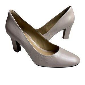 Naturalizer Gloria High Heel Pump size 9.5 Leather Block Heel Dress Shoes Cream